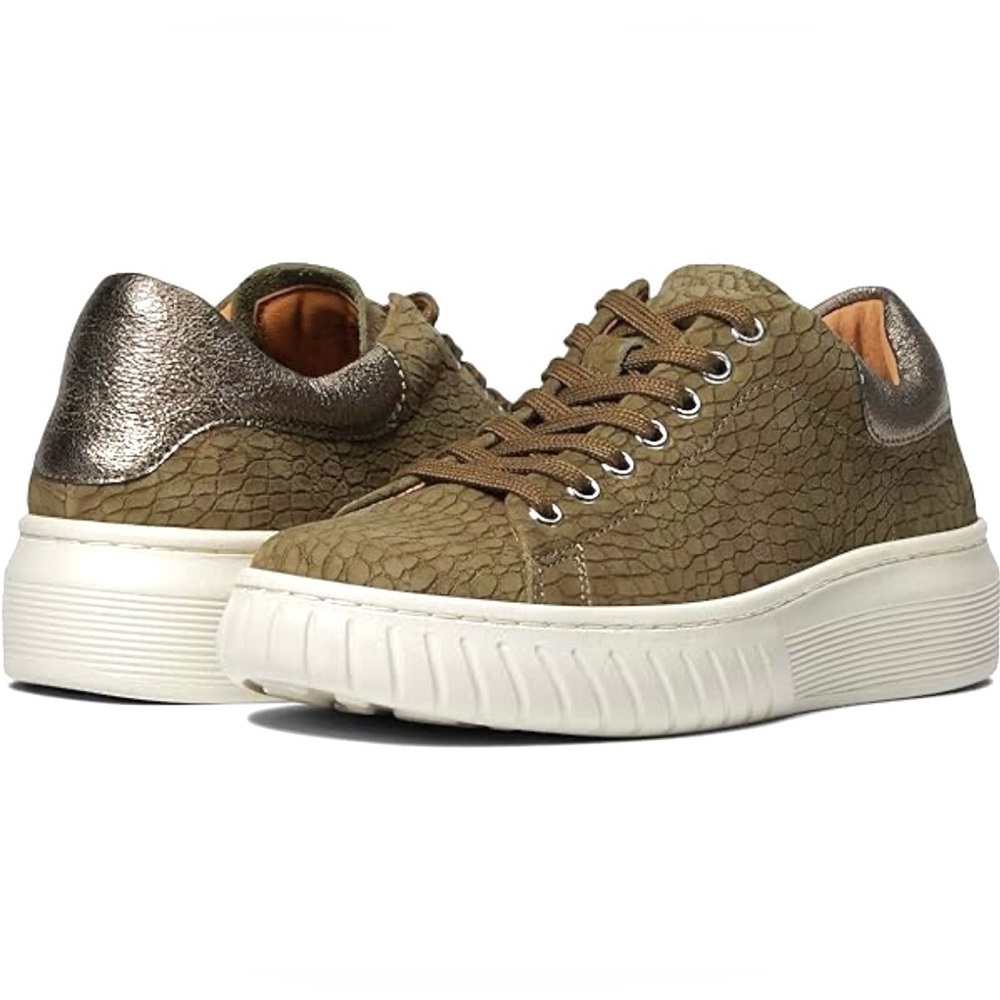 SOFFT Women’s Parkyn Leather Round Toe Oxfords Sneaker NWOB, Never Used Size 7.5